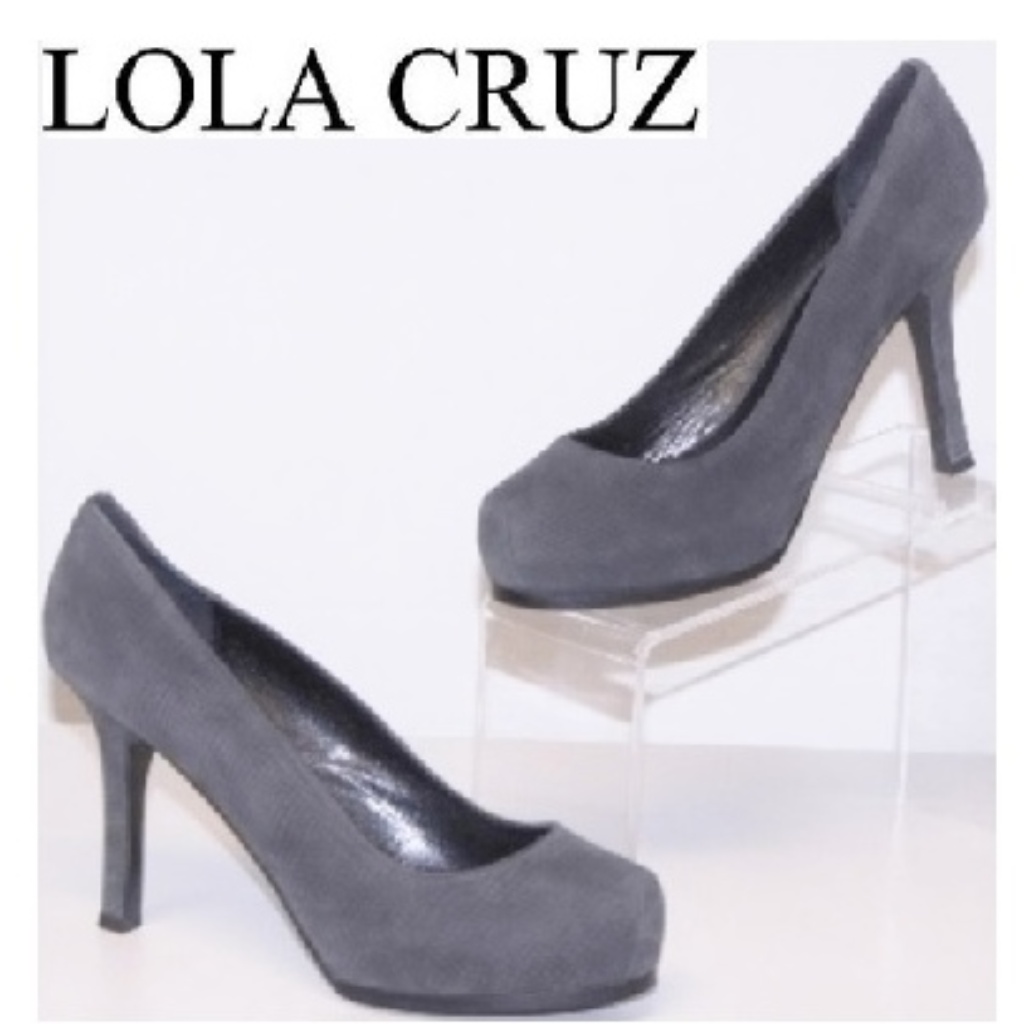 $259 Lola Cruz Hidden Platform Pump